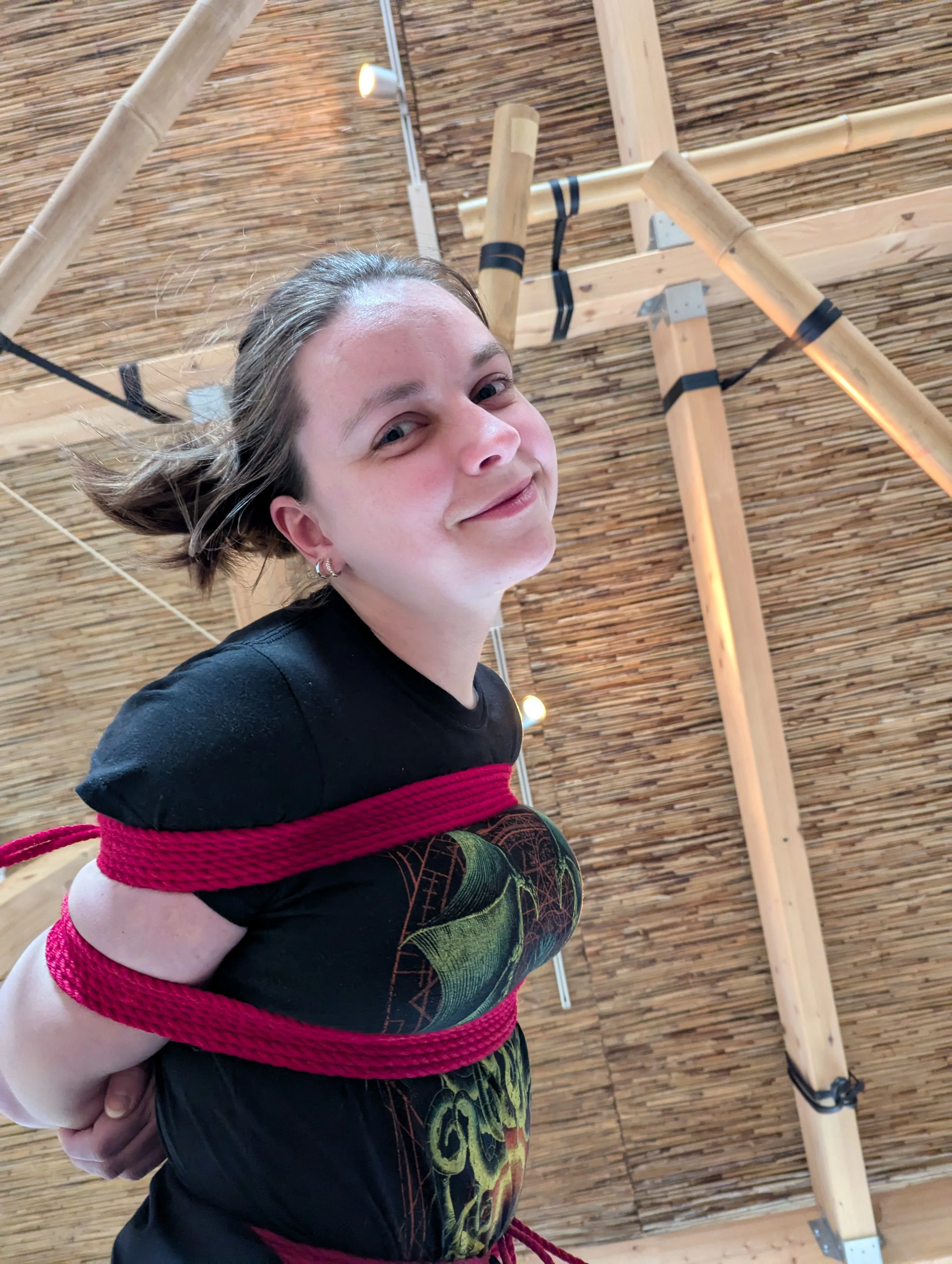 Équilibre en corde - Suspension shibari à Studio TIEY 2024